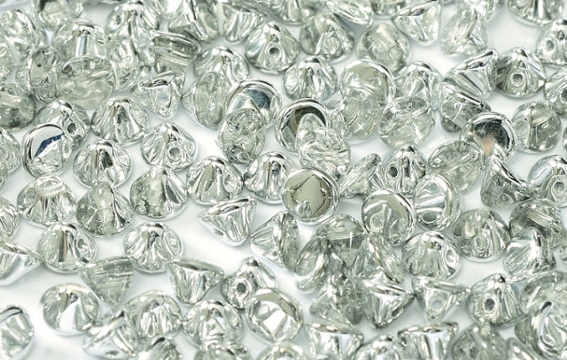 50 Button Bead® Crystal Labrador